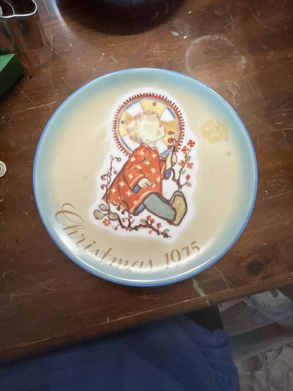 1975 Christmas Child Collector Plate by Sister Berta Hummel, Schmid Bros.